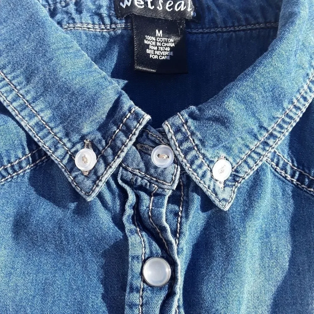 Wet Seal Chambray top - Picture 4 of 10